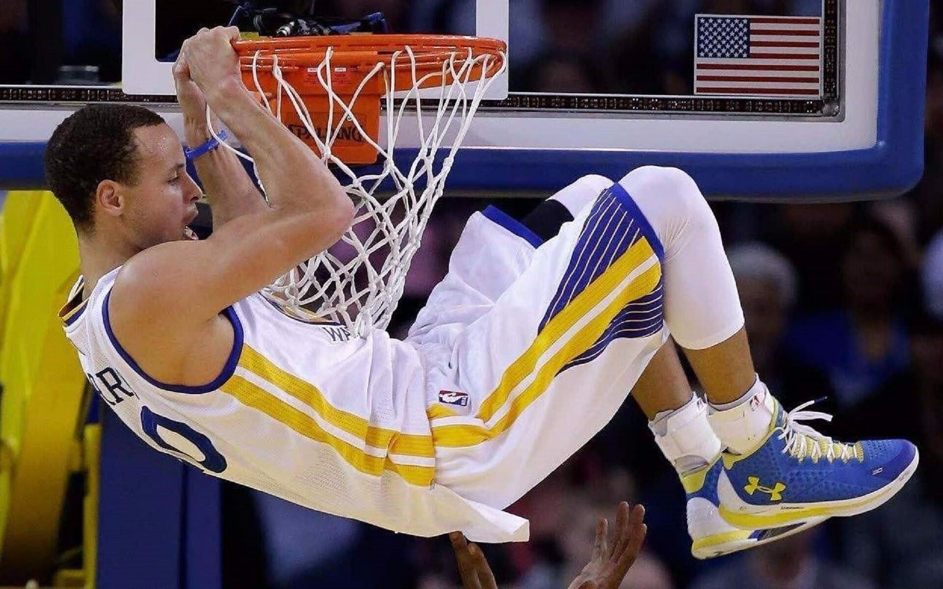 足球比分APP-李娜NBA总决赛狂砍23分，巴黎圣日耳曼与武汉三镇上演跨时空联动